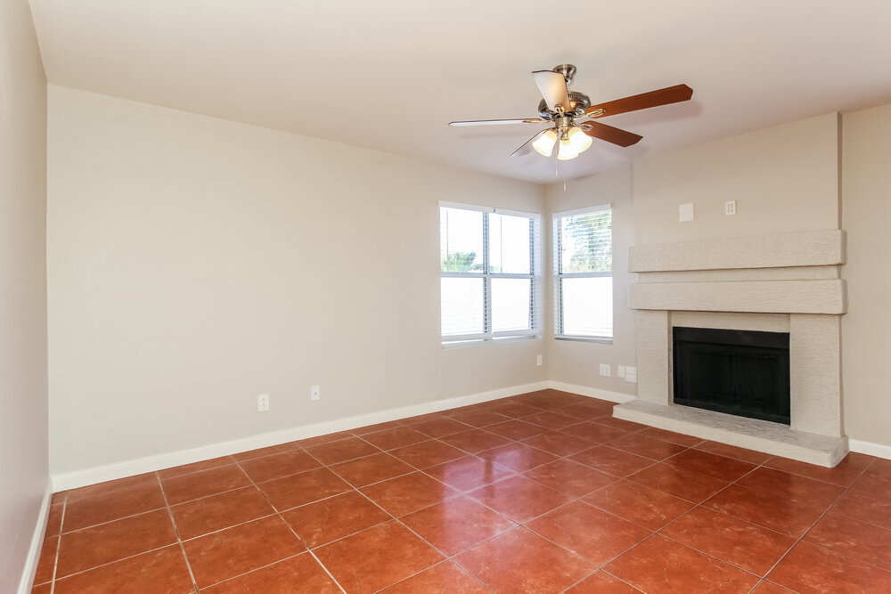 Building Photo - 14317 N 75th Dr