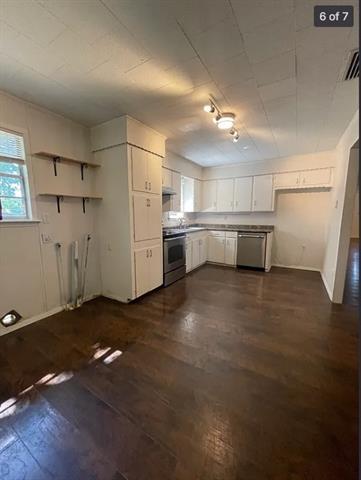 Building Photo - 403 Live Oak St