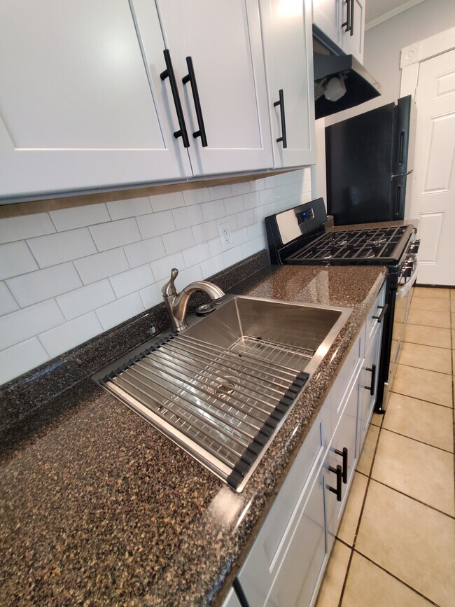 Building Photo - 85 Mill St