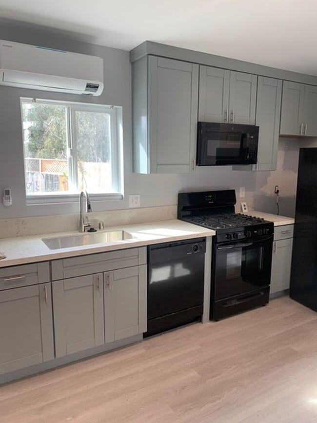 Building Photo - 2 bed 1 Bath on Adobe