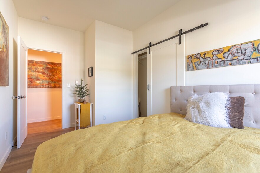 Bed 2 - 1431 Maltman Ave