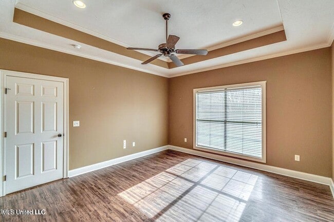 Building Photo - 401 Ash Tree Ln