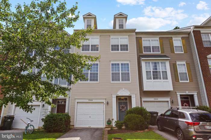 Building Photo - 23450 Dahlia Cir