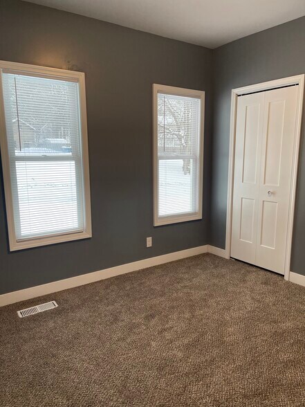 Building Photo - 1032 Denner St