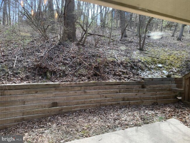 Building Photo - 468 Lynetree Dr