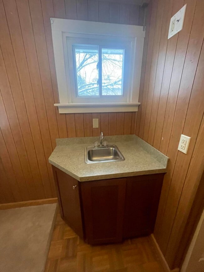 Building Photo - 8224 W Main St