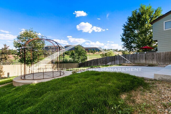 Building Photo - Spacious Home with gorgeous kitchen and central AC!