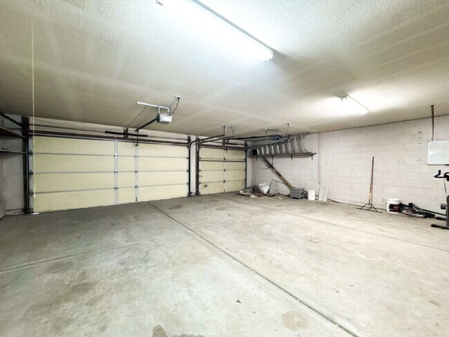 Building Photo - “Spacious 4-Bedroom, 2-Bathroom Home with Pool in Tamarack”