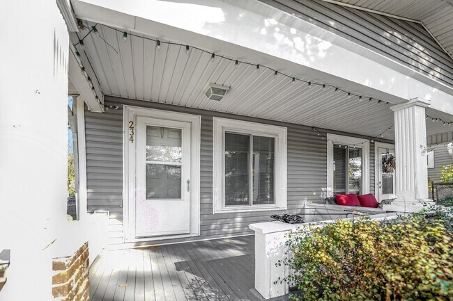 Building Photo - Hudson St