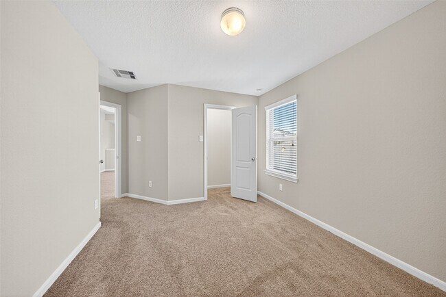 Building Photo - 29122 Parker Trace Dr