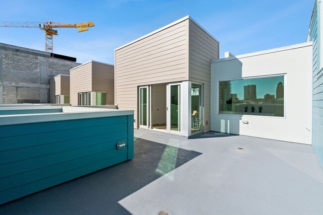 Building Photo - 1343 4th St