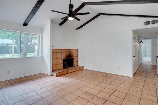 Building Photo - 307 Lone Oak Cir