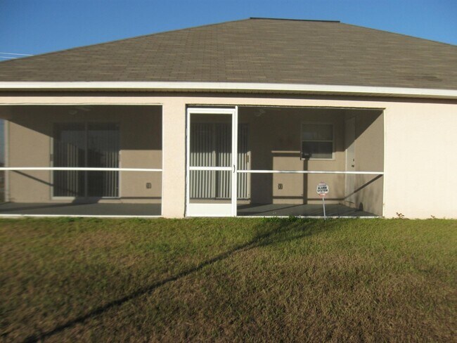 Building Photo - 1605 Nelson Rd N