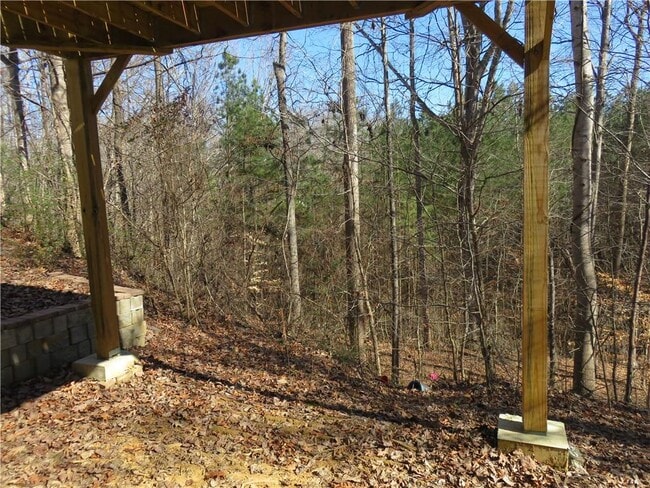 Building Photo - 204 Twin Pines Ct