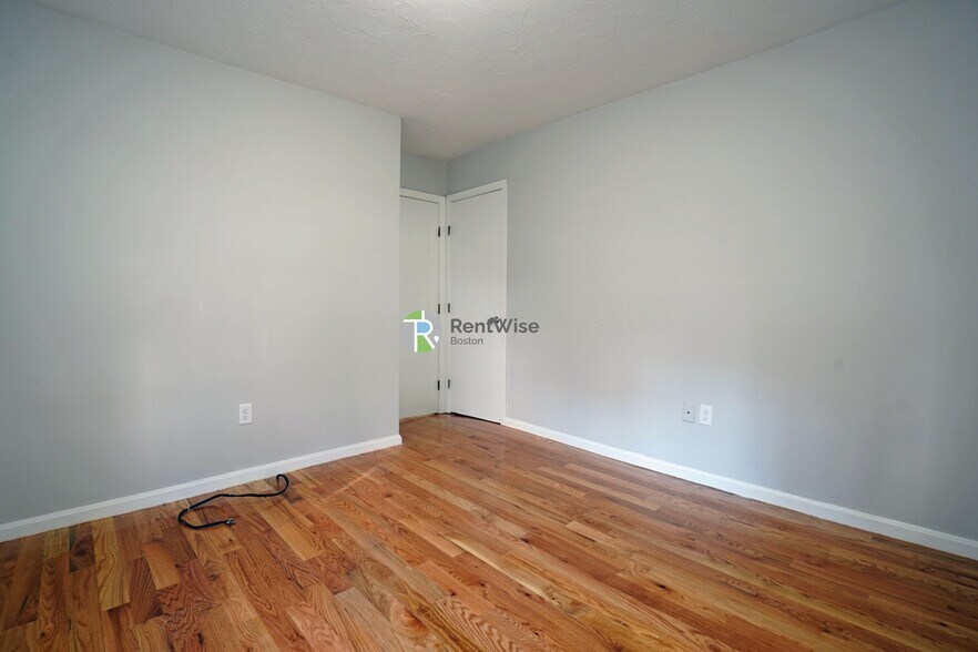 Building Photo - 29 Colborne Rd