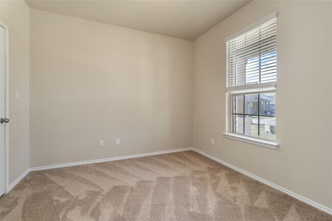 Building Photo - 137 Gray Wolf Dr