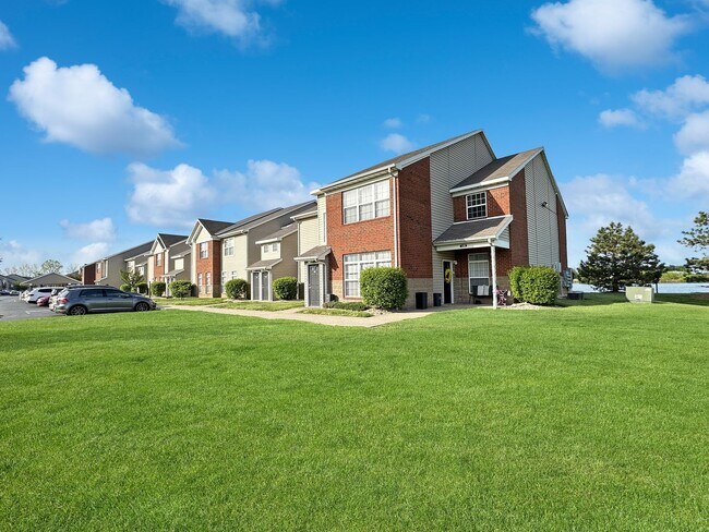 Building Photo - Luxe 1-Bedroom Haven: Serene Lakeside Livi...