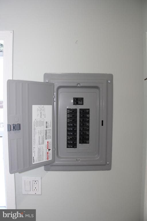 Building Photo - 5063 Whitaker Ave