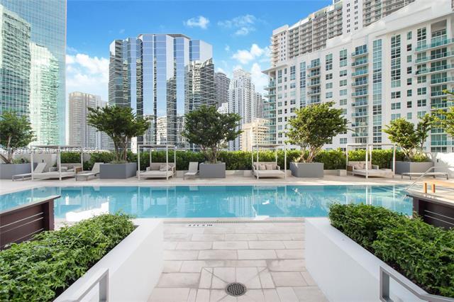 Building Photo - 1300 Brickell Bay Dr