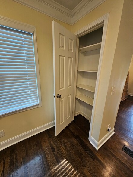 Building Photo - 276 Frasier St SE