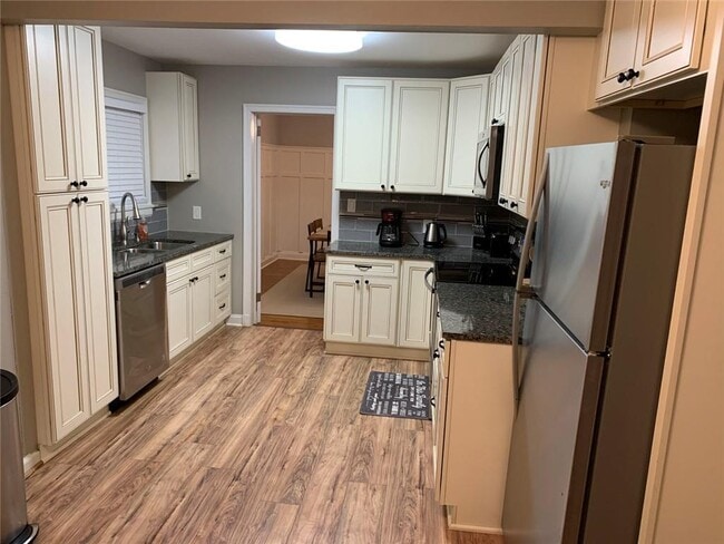 Building Photo - 1068 Faith Ave SE