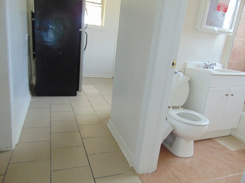 Building Photo - 1501 E 74th Pl