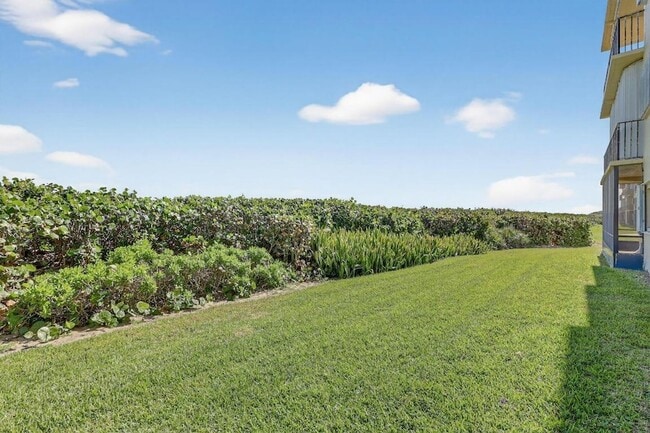 Building Photo - 7410 S Ocean Dr