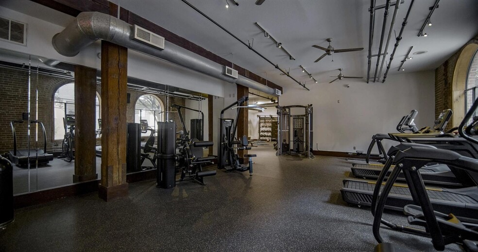 Building Photo - 2115 Runnels St