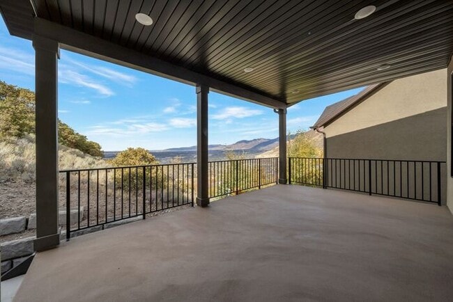 Building Photo - SPECTACULAR VIEWS, MIL APT, BRAND NEW MOUN...