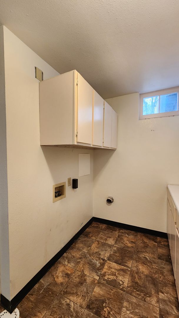 Building Photo - Beautiful University Area Home