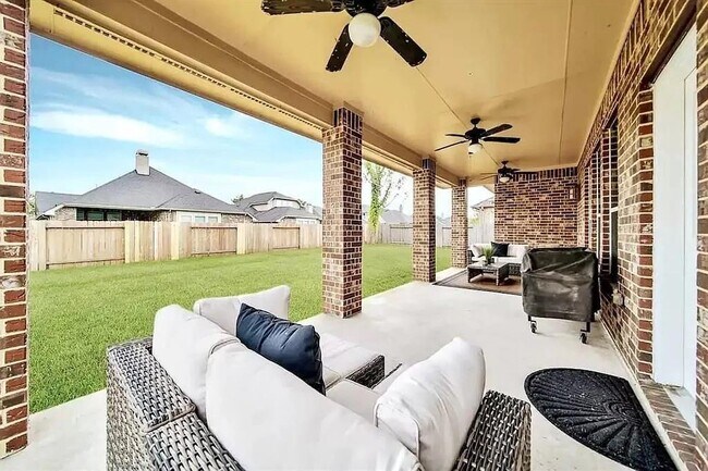 Building Photo - 8133 Tranquil Lake Way