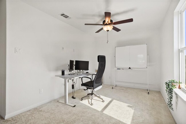 Building Photo - 304 Regatta Trl