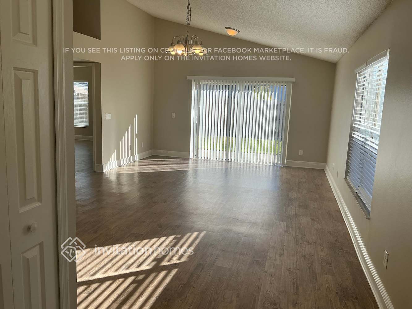 Building Photo - 1718 Snaresbrook Way