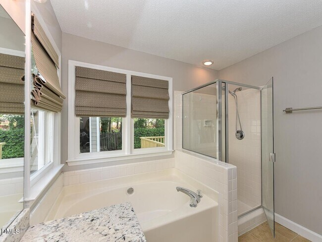 Building Photo - 4916 Royal Adelaide Way