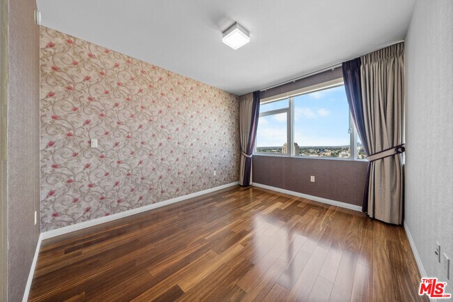 Building Photo - 3785 Wilshire Blvd