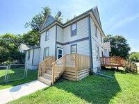 Building Photo - 722 Grand Ave