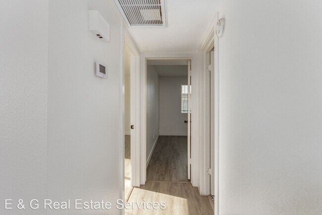 Building Photo - 2 br, 1 bath House - 740 E Joan D Arc Ave