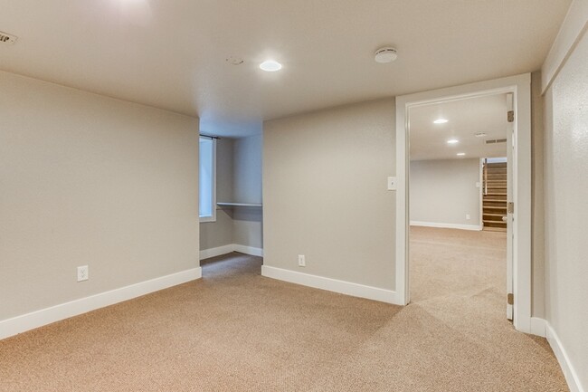 Building Photo - 4435 Clay St