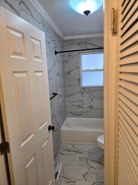 Building Photo - 807 S 15th St