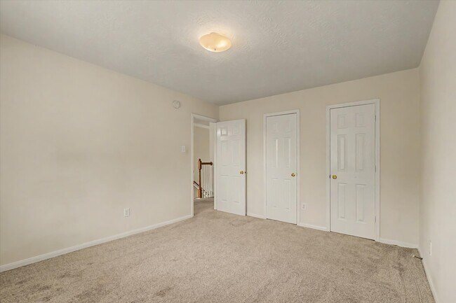 Building Photo - 10840 Sycamore Dr N