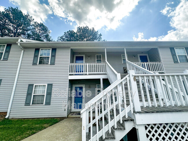 Primary Photo - 379 S Moore St