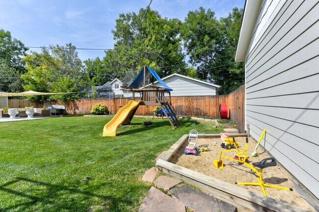 Building Photo - 303 E Chester St