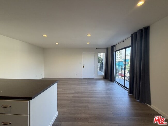 Building Photo - 1531 N Detroit St