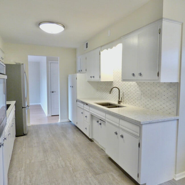 Building Photo - 1332 W Mulloy Dr