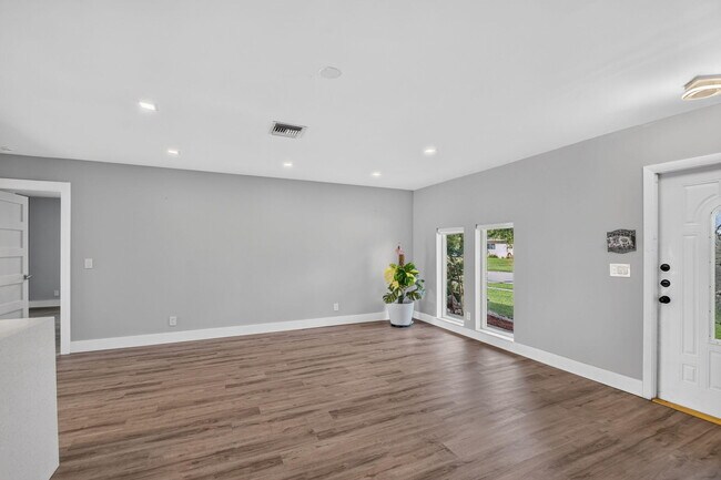 Building Photo - 14624 Country Side Ln