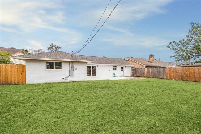 Building Photo - 14022 Roundstone Ln