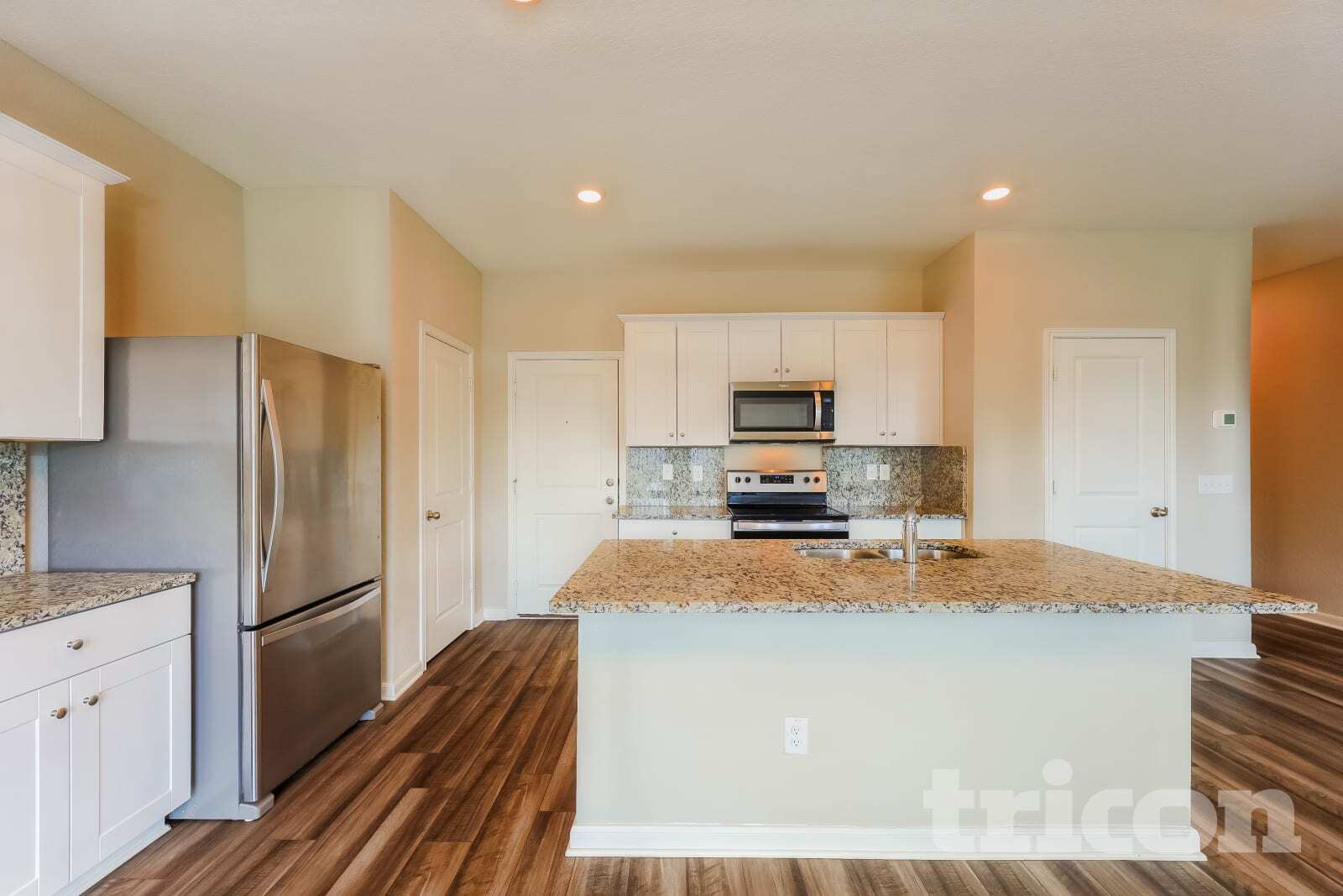 Building Photo - 14302 Palm Ridge