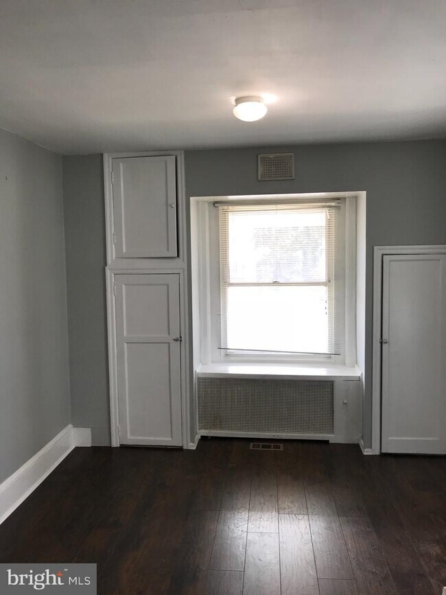 Building Photo - 1337 71st Ave