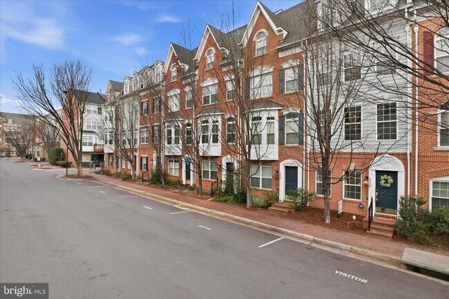 Building Photo - 5053 Kilburn St