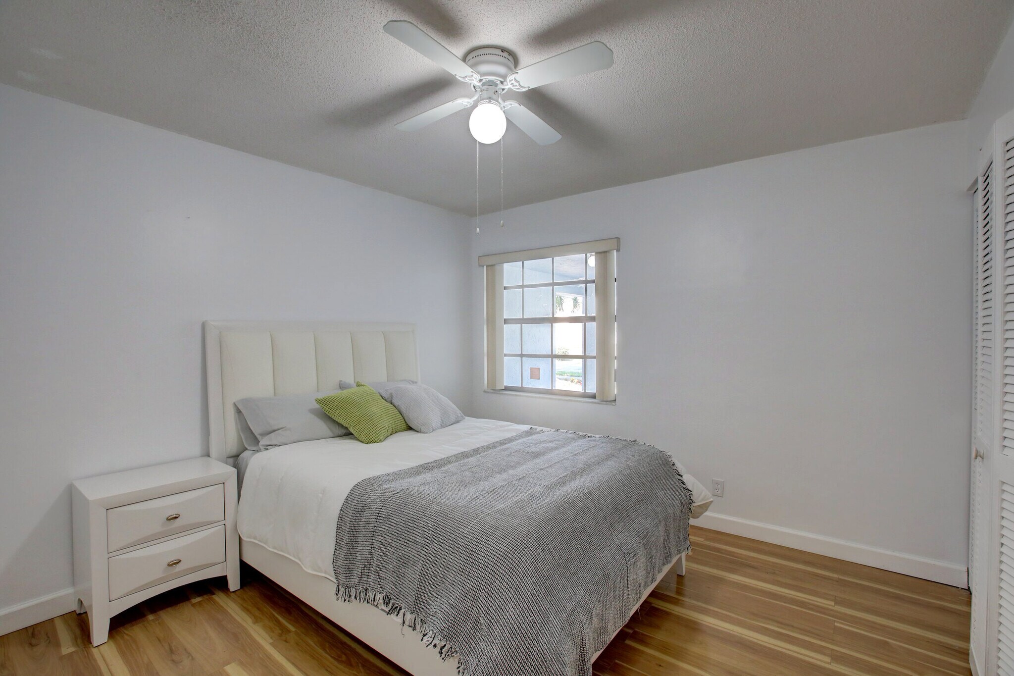 Building Photo - 418 SE 4th St